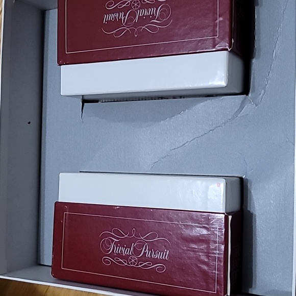 Trivial Pursuit Vintage 1983 Baby Bomber Edition Board Game - Picture 15 of 16